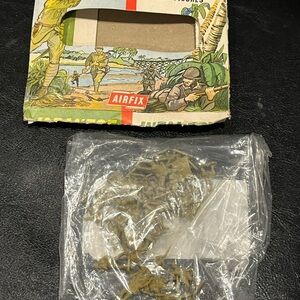 Vintage 1950s Japanese Infantry set by Airfix in 1/72 HO-OO Scale